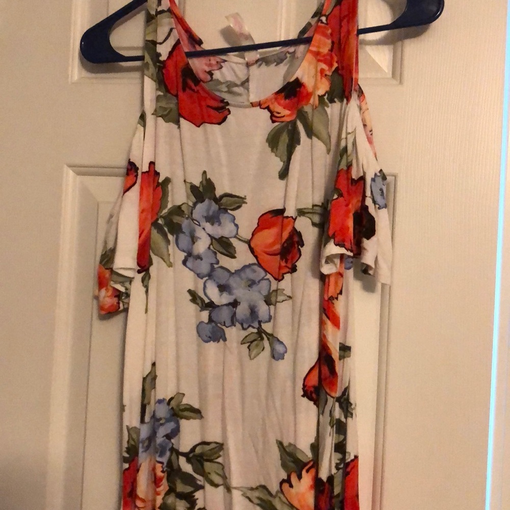 Cold shoulder top